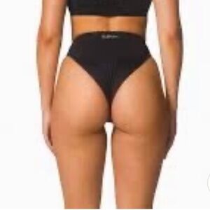 437 Aubrey bottoms in black size small